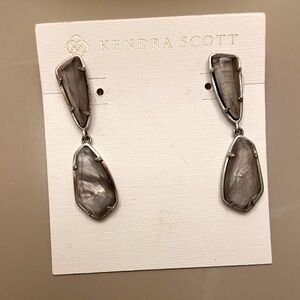 Kendra Scott drop earrings